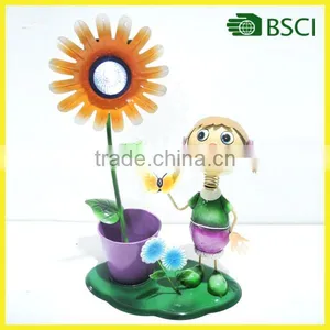 YS15079 Metal Girl Planter With Solar Sunflower Garden Light thumbnail-1