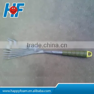 9 Teeth Mini Garden Rake thumbnail-1