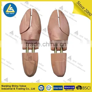 Custom Logo Acceptable Wooden Material Type Aromatic Red Cedar Wood Double Tube Adjustable Shoe Tree thumbnail-1