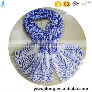Good Fashionable Print Muslim Hijab TR Viscose Scarf thumbnail-1