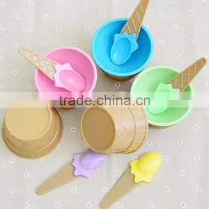Set of 4pc Plastic Ice Cream Serving Bowls With Spoons thumbnail-5
