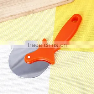 Hot Pink PP Handle Bakeware Pizza Cutter thumbnail-2