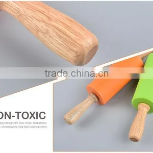 CY133 Wooden Handle Colorful Silicone Rubber Rolling Pins Kitchen Bakeware Tools thumbnail-3
