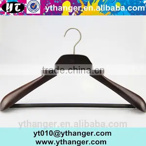 YY0530 Supplier Bulk Wide Shoulder Flat Wood Clothes Hanger Hotel Wooden Hanger thumbnail-4