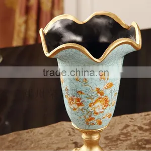European Style Antique Ceramic Vase thumbnail-4
