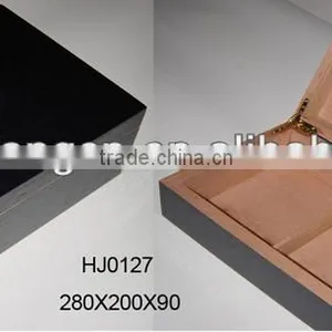Humidor Box thumbnail-1