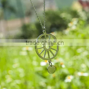 Hotselling Stainless Steel Hanging 12-spokie Wagon Wheel Pendants thumbnail-4