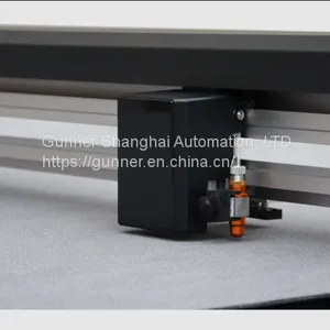 Gunner F Series Auto Fed Flatbed Digital Cutter Advertising Signs Flatbed Cutter Traffic Safety Sign Cutting Plotter thumbnail-2