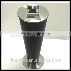 Tanding Structure and Stocked Eco-Friendly Feature Trash Bin thumbnail-2