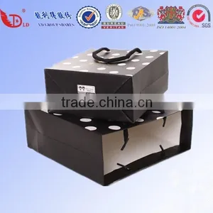 Customized Foldable Paper Gift Bag With White Dots thumbnail-1