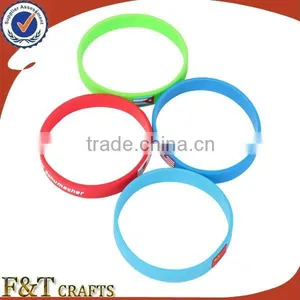 Chinese Supplier Customized Embossed Logo Rubber Colorful Silicone Bracelet Charms thumbnail-3