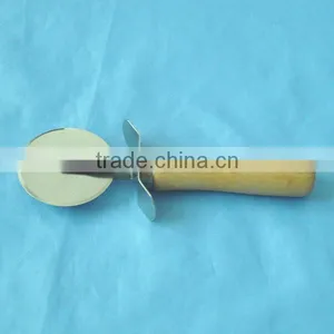 Stainless Steel Pizza Cutter With Wooden HandleRH-1317 thumbnail-1