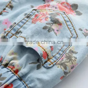 Wholesale Fashion Korean Denim Shorts 2016 New Summer Girl Short Jeans Lovely Little Girl Rose Printed Jeans thumbnail-6