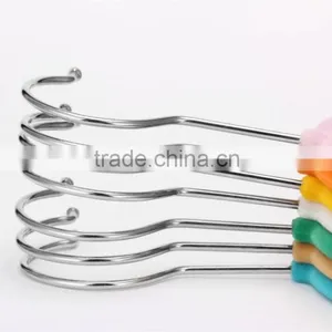 Velvet Hanger With Tie Bar Logo thumbnail-1