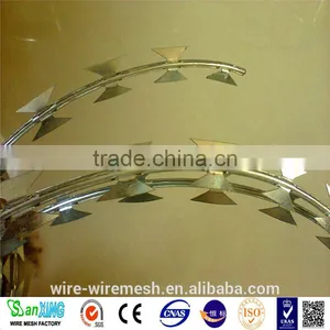 BTO22 Galvanized Razor Barbed Wire /Razor Barbed Wire Fencing (Factory) thumbnail-3