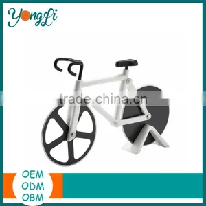 Great Decoration and Gift Stainless Steel Pizza Wheels With Display Stand thumbnail-1