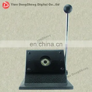 Paper Cutter Pin Badge Press Machine of 25mm Badge Paper Cutting Machine thumbnail-3
