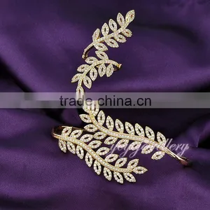China Fashion Jewellery Smart Copper Ladies Models Palm Bracelet thumbnail-4
