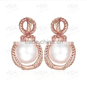 Hot Selling New Design Pave Setting 18K Gold Plated Fashion Drop Pearl Earring thumbnail-3