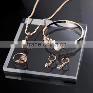 Clear Acrylic Plate Ring Display Stand thumbnail-1