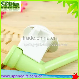 Pet Water Feeder Pet Drinking Device/pet Dog Feeding Kit/pet Water Bottle Head thumbnail-1