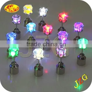 2014 Fashion Earrings Factory Wholesale Led Flashing Earrings for Party Christmas Gift Diamond Stud Earrings thumbnail-4