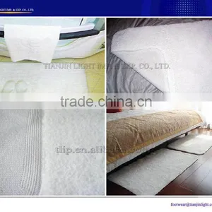Bath Rug thumbnail-1
