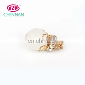 Wholesale New Arrival 16*20 mm Fancy White Ball Crystal Pendant for Necklace thumbnail-3