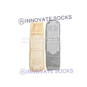 Custom Airline Airplane Socks Manufacturer thumbnail-1