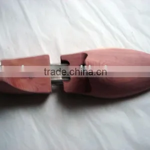 Cedar Shoe Tree thumbnail-1