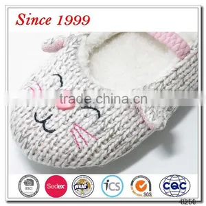 New Design Oem Brand Snug Bedroom Suede Fabric Children Indoor Fancy Slippers thumbnail-3