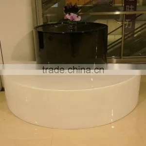 Giant Mall Half Round Chair thumbnail-1