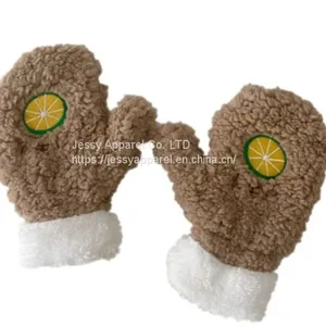 Instagram Fluffy Gloves Keep a Cute Girl Warm and Wet thumbnail-3