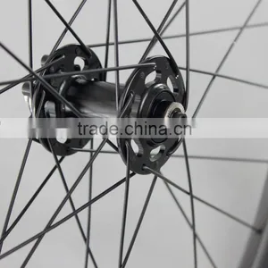 China Carbon Bike Wheels Clincher Carbon Wheels 28mm Depth Carbon Wheels 28C-26ER thumbnail-3