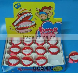 Plastic Wind-up Jumping Lip thumbnail-1