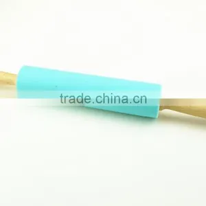 46018 Silicone Dough Pastry Flour Rolling Pin With Wooden Handle thumbnail-3