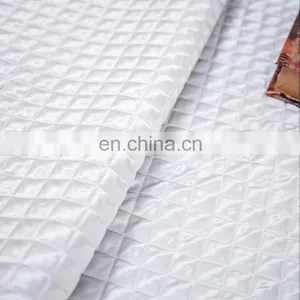 Home Fashion Design Lightweight Breathable Geometric Hypoallergenic Square Pattern Satin Stylish Microfiber Bedding Quilt Set thumbnail-5