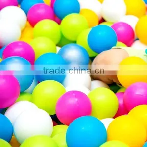 8cm White Plastic Ball Pit Balls thumbnail-3