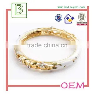 Female Charming Crystal Bangle Bracelet thumbnail-4