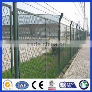 Low Price Good Quality Hot Dipped Galvanized Or PVC Coated Barbed Wire / Wire With Barb thumbnail-5