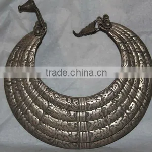 Chinese Antique Tibetan Silver Carving Necklace thumbnail-1