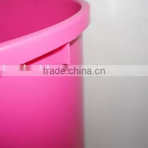 13KG 35liter H510 Round Pet Food Container With Lid and Scoop thumbnail-2