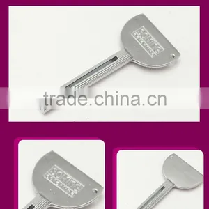 ZENGCHEN HAIRDRESSING(9 Years Factory)high Quality Silver Metal Key Tube Squeezer Toothpast Squeezer thumbnail-4