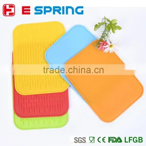 Heat Resistant Silicone Dish Drying Mat Silicone Pot Holder thumbnail-1