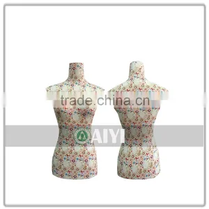 Fashion Store Window Display Mannequin thumbnail-1