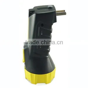 2016 New Rechargeable Plastic Flashlight With High Lumens thumbnail-3