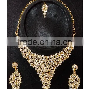 Necklace Set With Earing and Mang Tika thumbnail-1