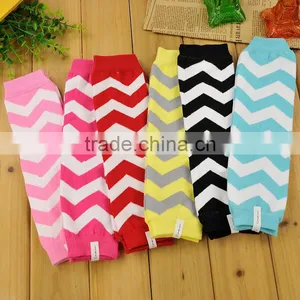 Christmas Red and Green Baby Ruffled Leg Warmers Wholesale thumbnail-4
