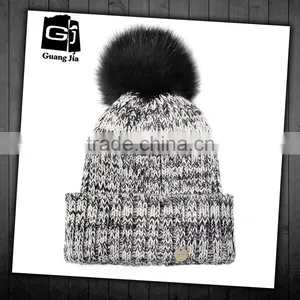 Top Sale Women Pom Label Woven Cotton Ball Acrylic Knitted Cap thumbnail-1