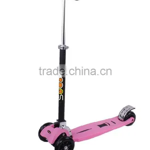 Foldable 4 Wheels Max Scooter(2013year New Design) thumbnail-1